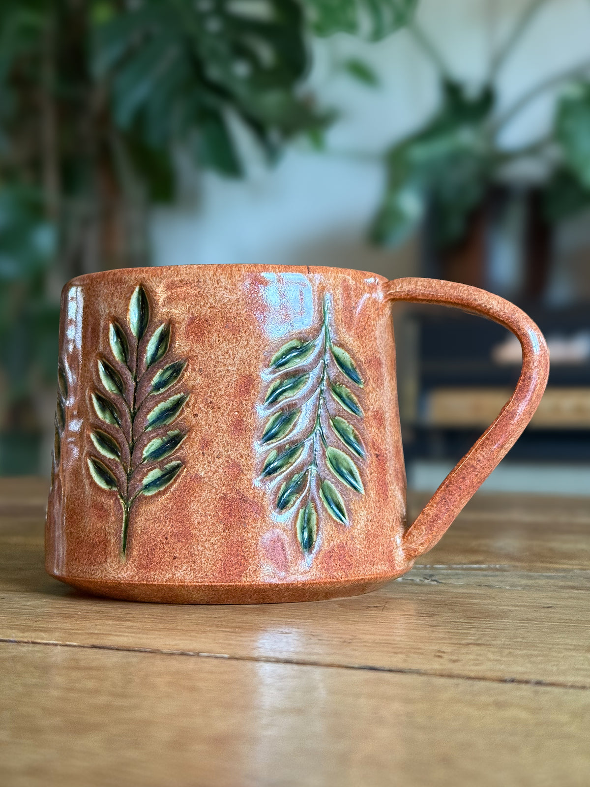 Mimea - Carved Mug