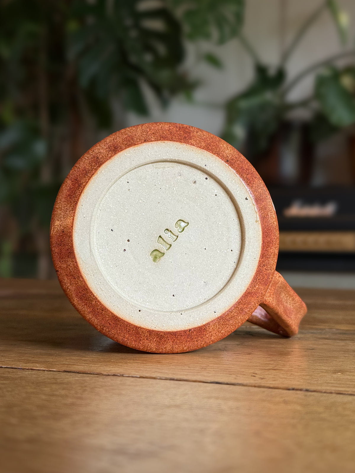 Mimea - Carved Mug