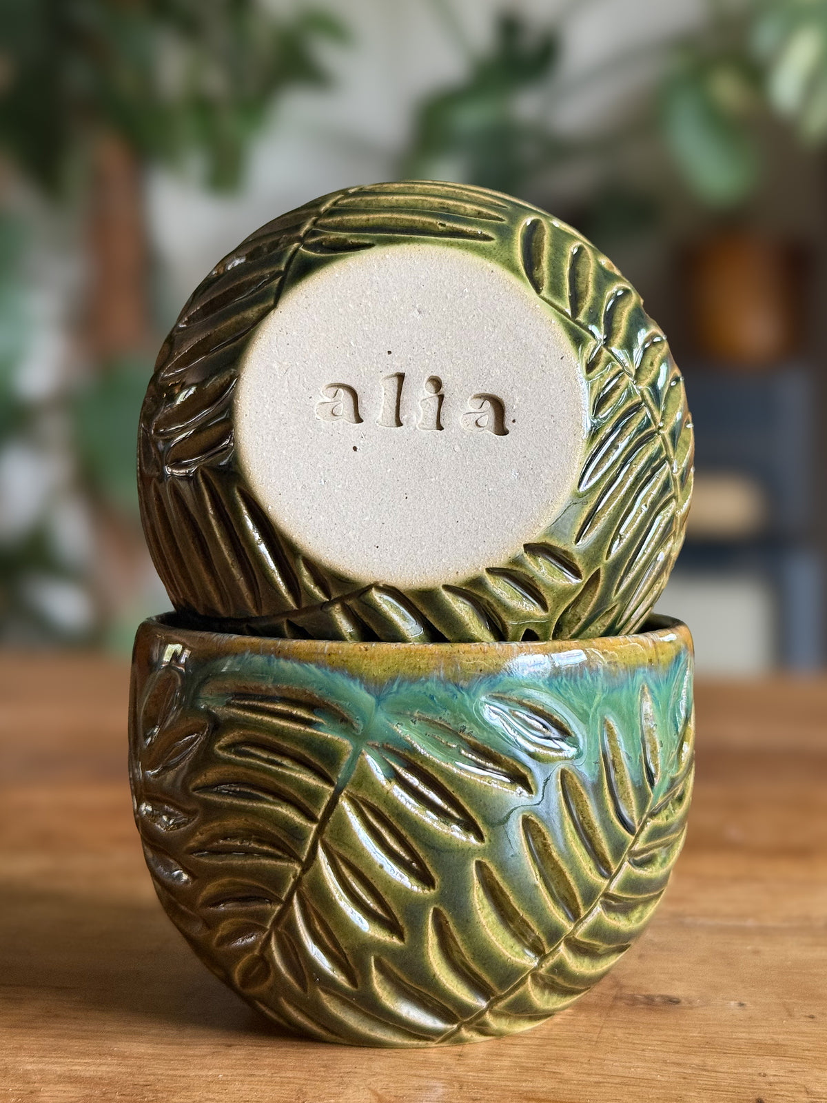 Kijani - Carved Cup Set 03
