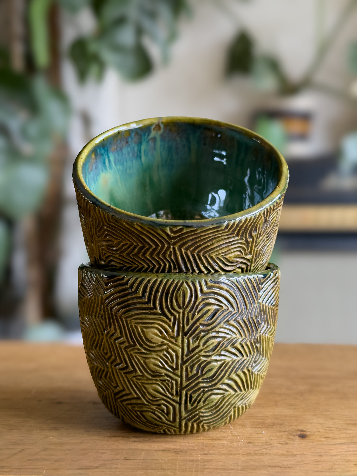 Kijani - Carved Cup Set 01